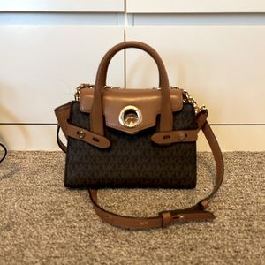 Small Michael Kors cross body bag